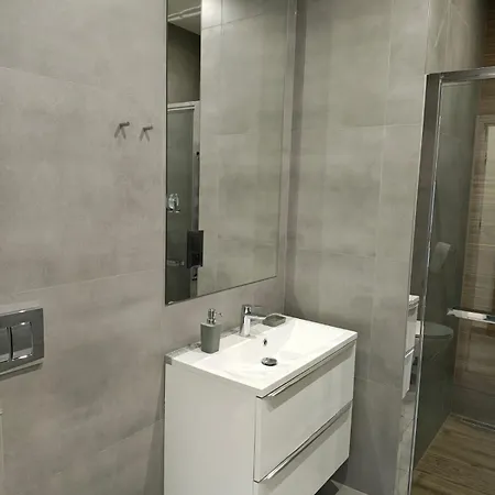 Apartment Dworcowa 45 *