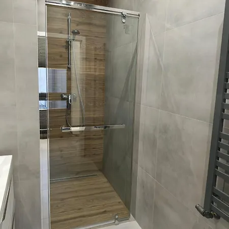 Apartment Dworcowa 45 *